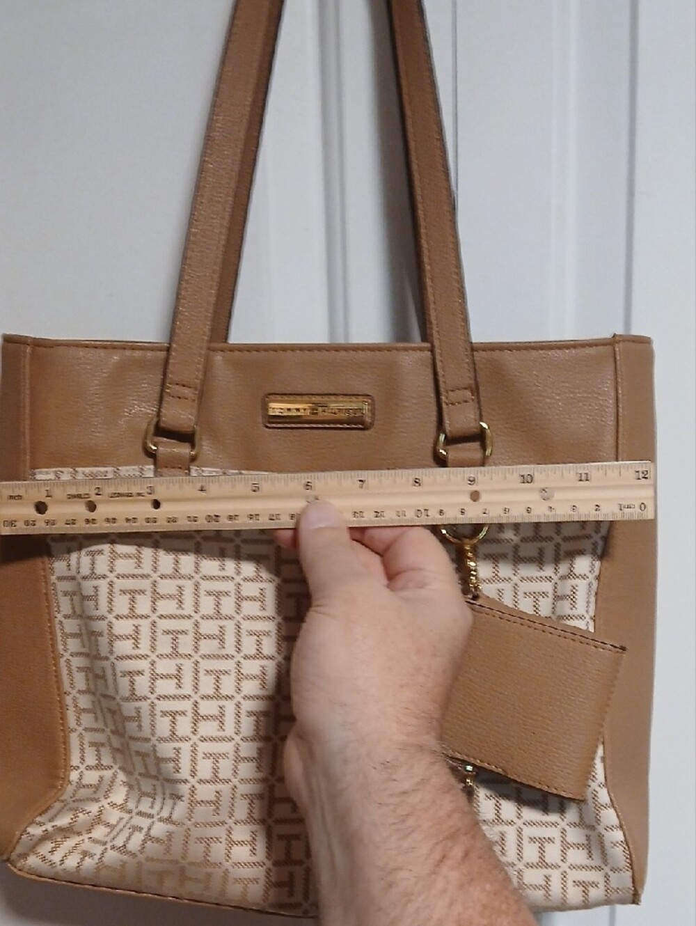 Tommy Hilfiger Beige Tan Logo-Panel Tote with Removable Pouch - Picture 11 of 12